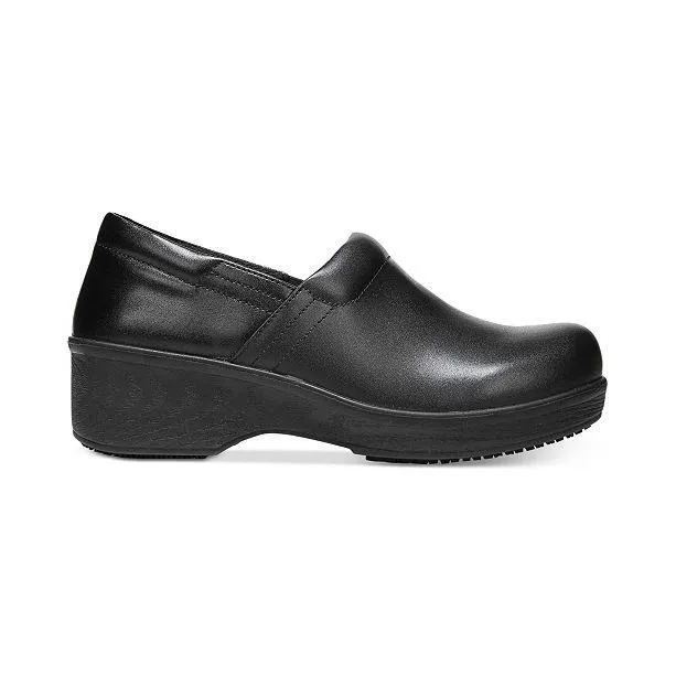 Dynamo Wide Slip Resistant Clogs