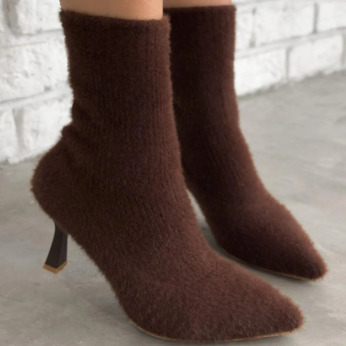 Elegant Stiletto Heeled Knit Boots